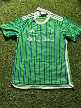 Seattle Sounders 24/25 Home Jersey Men’s L NWT